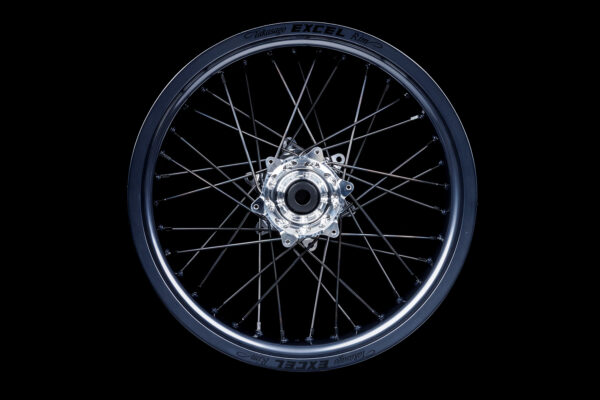 Supermoto Radsatz von Haan Wheels mit Pulver Beschichtung in Wunschfarbe