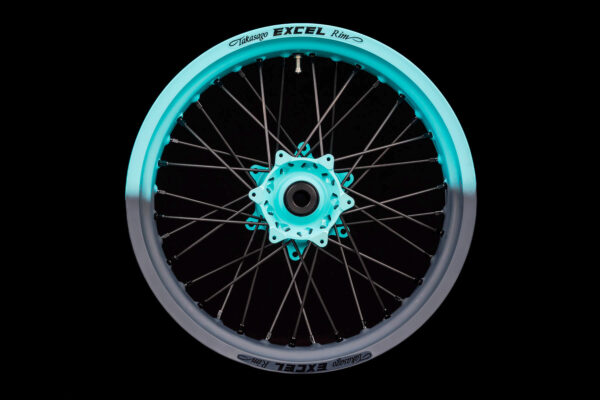 Supermoto Radsatz von Haan Wheels mit Cerakote Beschichtung in Wunschfarbe